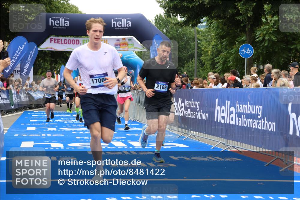 29.06.2025 - hella hamburg halbmarathon Strokosch-Dieckow http://msf.ph/oto/8481422 29.06.2025 10:45:59 Ziel 2189, 4277, 5648, 6460, 6532, 8269, 8577, 8871, 9585, 10792, 11821, 11936, 12084, 12269, 13630, 14462, 14804, 14911, 15149, 17008, 18081, 18185, 18702, 19116 meine-sportfotos.de