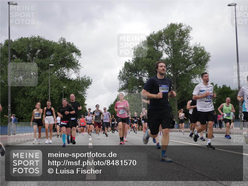 29.06.2025 - hella hamburg halbmarathon Luisa Fischer http://msf.ph/oto/8481570 29.06.2025 10:50:18 Kennedybrücke 17184, 17031, 8957, 2538, 6485, 18258, 7430, 5701, 1608, 1371, 1375, 1608, 1837, 1961, 1999, 2162, 2327, 2537, 3406, 3407, 5697, 6485, 6740, 7364, 7368, 7430, 7431, 8967, 9557, 10514, 10515, 10591 meine-sportfotos.de
