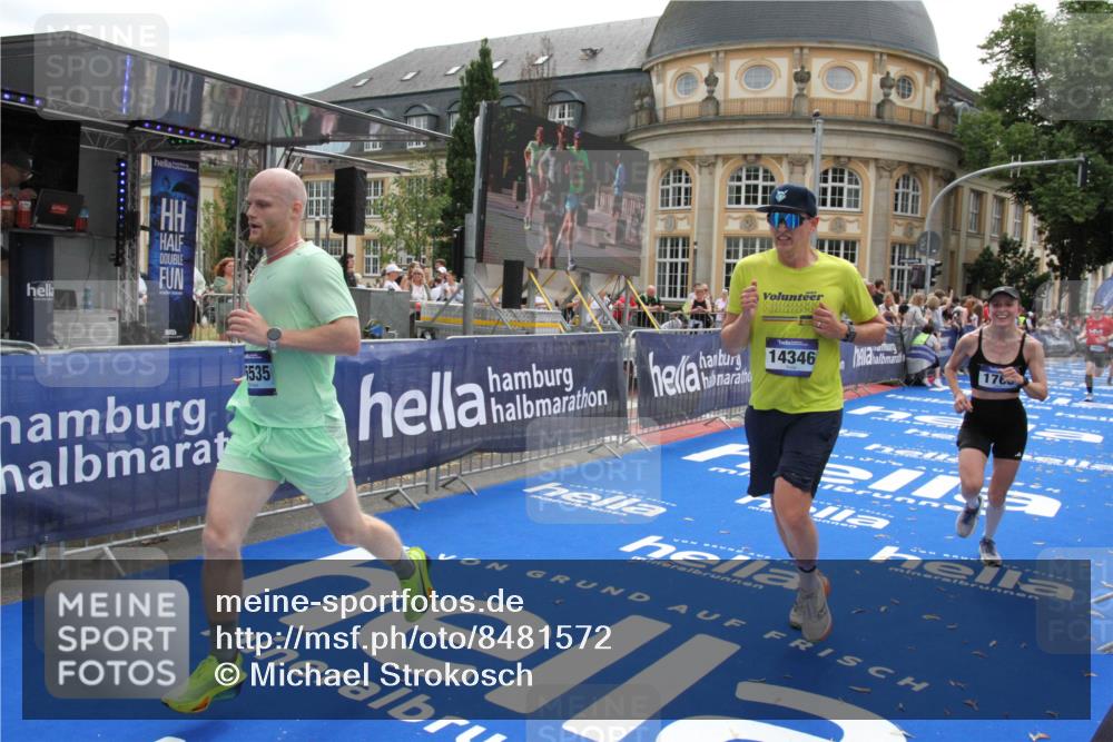 29.06.2025 - hella hamburg halbmarathon Michael Strokosch http://msf.ph/oto/8481572 29.06.2025 10:41:50 Ziel 1512, 1763, 7092, 10415, 11765, 14346, 15535, 15935 meine-sportfotos.de