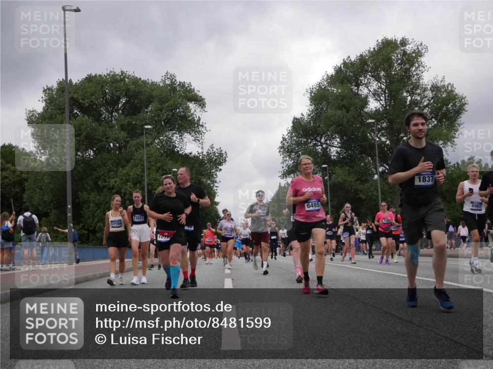29.06.2025 - hella hamburg halbmarathon Luisa Fischer http://msf.ph/oto/8481599 29.06.2025 10:50:19 Kennedybrücke 17184, 17031, 1015, 6485, 1837, 8967, 1371, 1375, 1608, 1837, 1961, 1999, 2162, 2327, 2537, 3339, 3406, 3407, 5697, 6485, 6740, 6995, 7364, 7368, 7430, 7431, 7960, 8967, 9557, 10514, 10515, 10591 meine-sportfotos.de