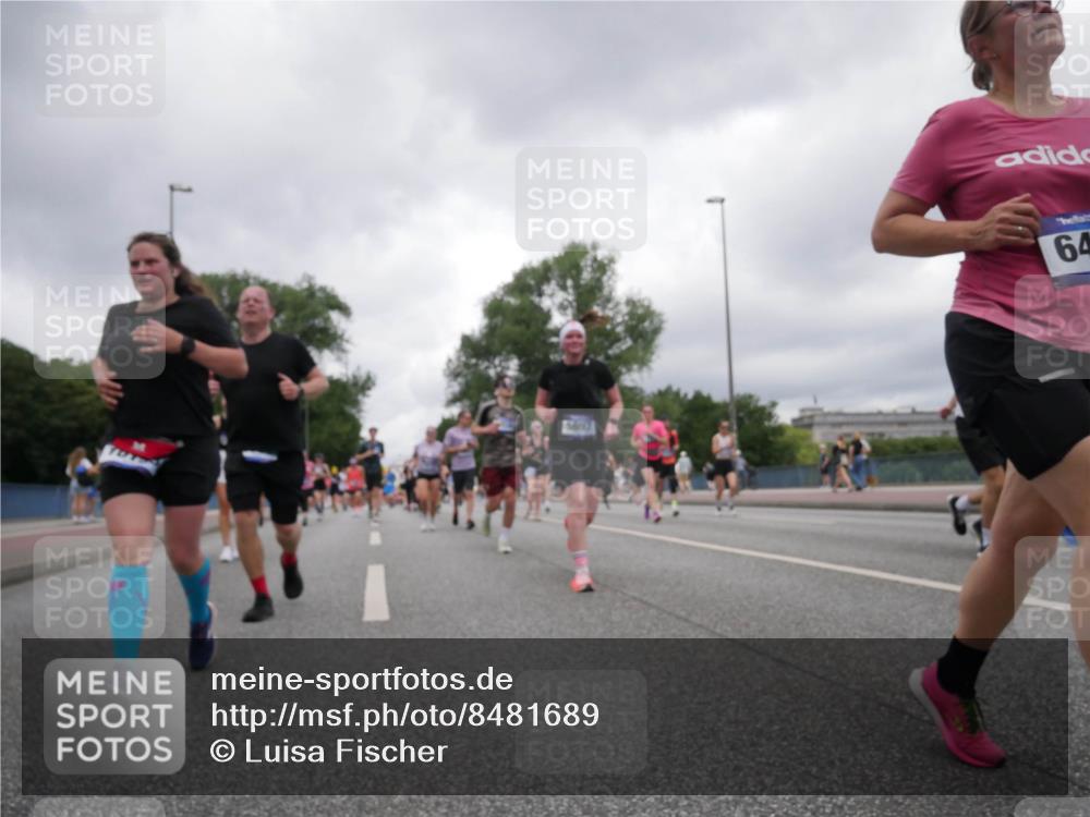 29.06.2025 - hella hamburg halbmarathon Luisa Fischer http://msf.ph/oto/8481689 29.06.2025 10:50:22 Kennedybrücke 5647, 64, 1371, 1608, 1837, 1961, 2162, 2327, 2537, 3339, 3406, 3407, 4325, 5697, 6485, 6740, 6995, 7430, 7431, 7960, 8131, 8541, 8967, 9557, 10514, 10515, 10591 meine-sportfotos.de