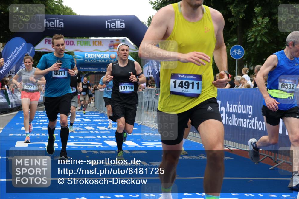 29.06.2025 - hella hamburg halbmarathon Strokosch-Dieckow http://msf.ph/oto/8481725 29.06.2025 10:45:55 Ziel 2189, 3477, 4277, 4345, 5648, 6532, 7385, 8269, 8577, 8871, 10792, 11821, 11936, 12084, 12269, 14462, 14911, 15149, 16624, 17008, 18081, 18185, 19116 meine-sportfotos.de