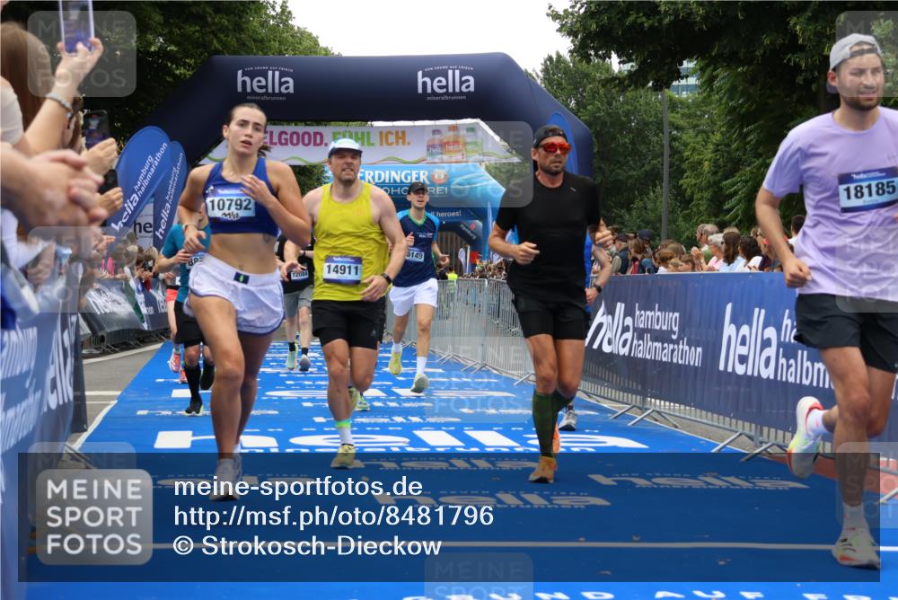29.06.2025 - hella hamburg halbmarathon Strokosch-Dieckow http://msf.ph/oto/8481796 29.06.2025 10:45:53 Ziel 2189, 3477, 4277, 4345, 6290, 6532, 7385, 8269, 8577, 8871, 10792, 11821, 12084, 14462, 14911, 15149, 16624, 17008, 18185, 19116 meine-sportfotos.de