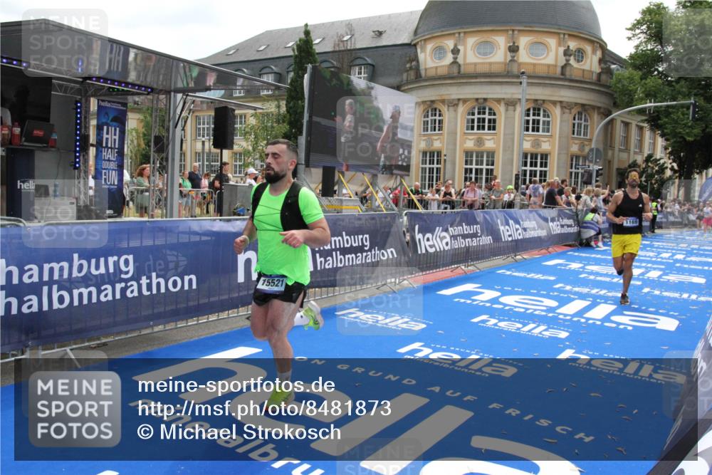 29.06.2025 - hella hamburg halbmarathon Michael Strokosch http://msf.ph/oto/8481873 29.06.2025 10:41:58 Ziel 1169, 7092, 7363, 8694, 15521, 16507 meine-sportfotos.de