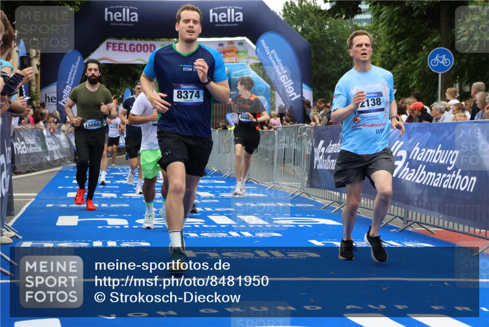 29.06.2025 - hella hamburg halbmarathon Strokosch-Dieckow http://msf.ph/oto/8481950 29.06.2025 10:45:33 Ziel 2138, 2415, 5623, 6071, 6711, 6831, 8374, 8668, 11291, 11495, 12154, 12277, 14062, 14764, 15666, 16725, 17674, 18638, 18862, 18878 meine-sportfotos.de