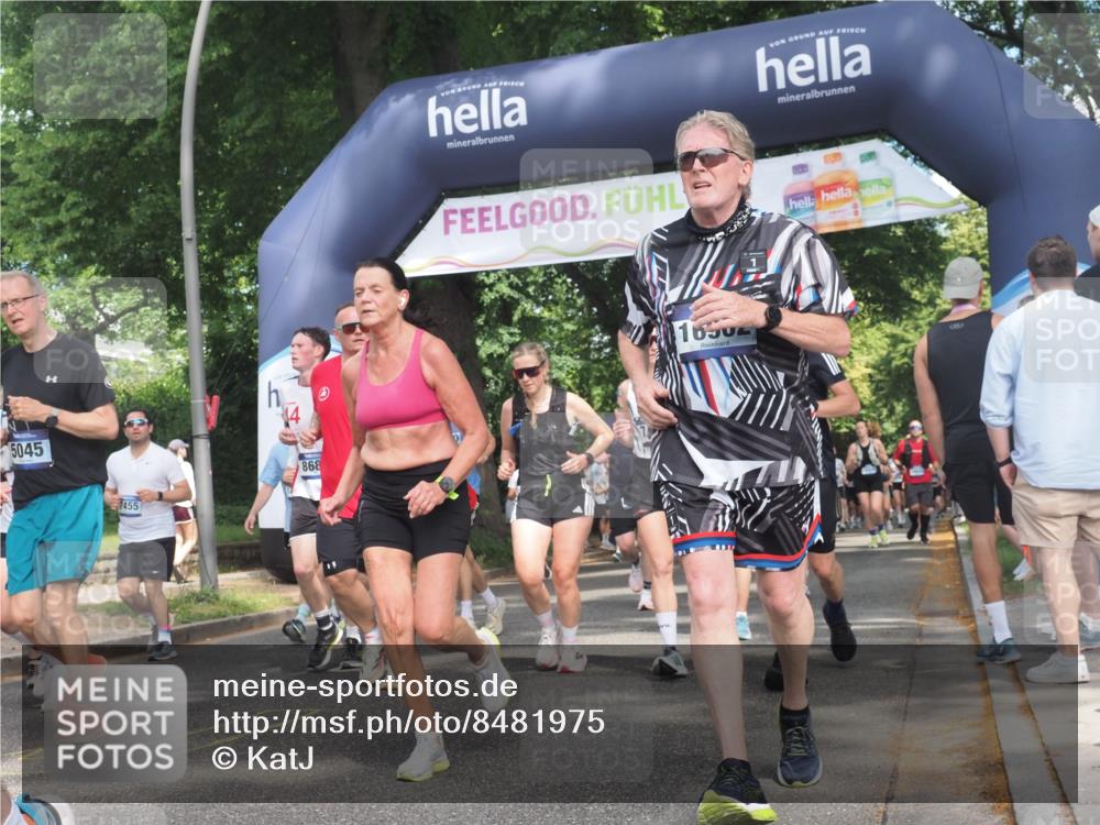 29.06.2025 - hella hamburg halbmarathon KatJ http://msf.ph/oto/8481975 29.06.2025 11:35:17 Zwischen KM18-KM19 1802, 1804, 2866, 3326, 4039, 4334, 5039, 5045, 5127, 5403, 5417, 5419, 5810, 6280, 6888, 6950, 7260, 7426, 7430, 7455, 7456, 7650, 8684 meine-sportfotos.de