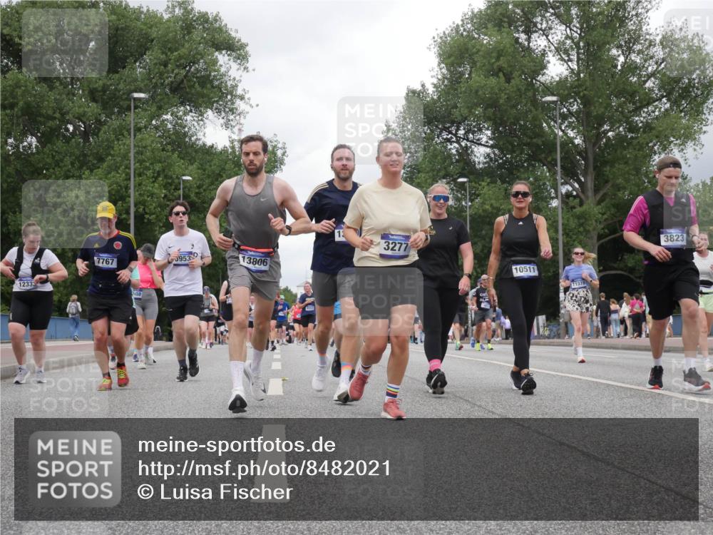 29.06.2025 - hella hamburg halbmarathon Luisa Fischer http://msf.ph/oto/8482021 29.06.2025 10:50:31 Kennedybrücke 12333, 7767, 458, 953, 13806, 13, 3277, 10511, 11378, 3823, 1555, 2162, 2556, 3277, 3339, 3823, 4325, 5895, 6995, 7827, 7960, 8131, 8541, 9092, 10511 meine-sportfotos.de