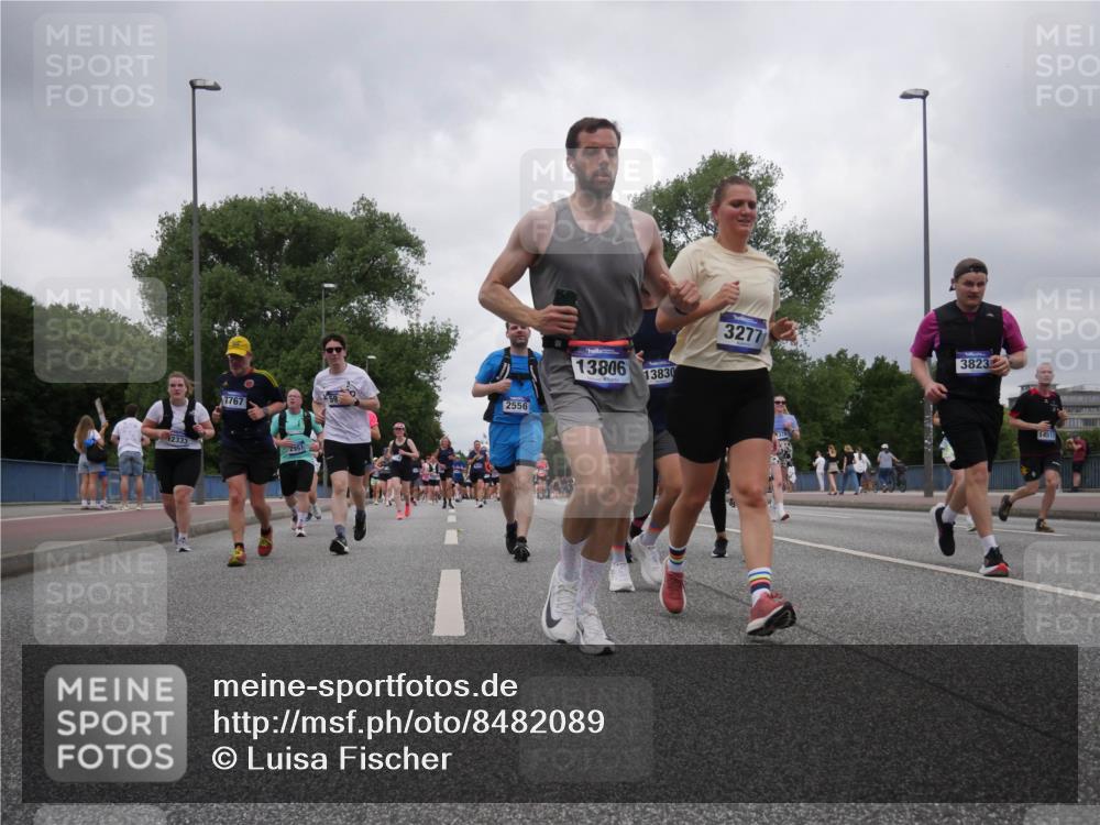 29.06.2025 - hella hamburg halbmarathon Luisa Fischer http://msf.ph/oto/8482089 29.06.2025 10:50:32 Kennedybrücke 12333, 7767, 2951, 2556, 13806, 13830, 3277, 3823, 14517, 1555, 2556, 2981, 3277, 3339, 3823, 4325, 5895, 6995, 7827, 7960, 8131, 8541, 9092, 10511 meine-sportfotos.de