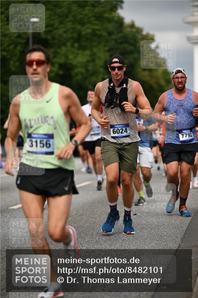 29.06.2025 - hella hamburg halbmarathon Dr. Thomas Lammeyer http://msf.ph/oto/8482101 29.06.2025 10:20:35 Kennedybrücke 1244, 1599, 1602, 2165, 2347, 2803, 2912, 3023, 3030, 3134, 3156, 3176, 3484, 3648, 3687, 4478, 4637, 5036, 6024, 6742, 6935, 7158, 7358, 7753, 7792, 7924, 7928, 8263, 8295, 8317, 8597, 8619, 8645, 8707, 8847, 8857, 9091, 9332, 9492, 9628, 9664, 9676, 9802, 9810, 9891, 10076, 10107, 10139, 10141, 10183, 10575, 11236, 11344, 11345, 11428 meine-sportfotos.de