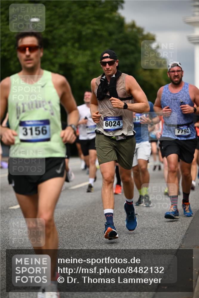 29.06.2025 - hella hamburg halbmarathon Dr. Thomas Lammeyer http://msf.ph/oto/8482132 29.06.2025 10:20:35 Kennedybrücke 1244, 1599, 1602, 2165, 2347, 2803, 2912, 3023, 3030, 3134, 3156, 3176, 3484, 3648, 3687, 4478, 4637, 5036, 6024, 6742, 6935, 7158, 7358, 7753, 7792, 7924, 7928, 8263, 8295, 8317, 8597, 8619, 8645, 8707, 8847, 8857, 9091, 9332, 9492, 9628, 9664, 9676, 9802, 9810, 9891, 10076, 10107, 10139, 10141, 10183, 10575, 11236, 11344, 11345, 11428 meine-sportfotos.de