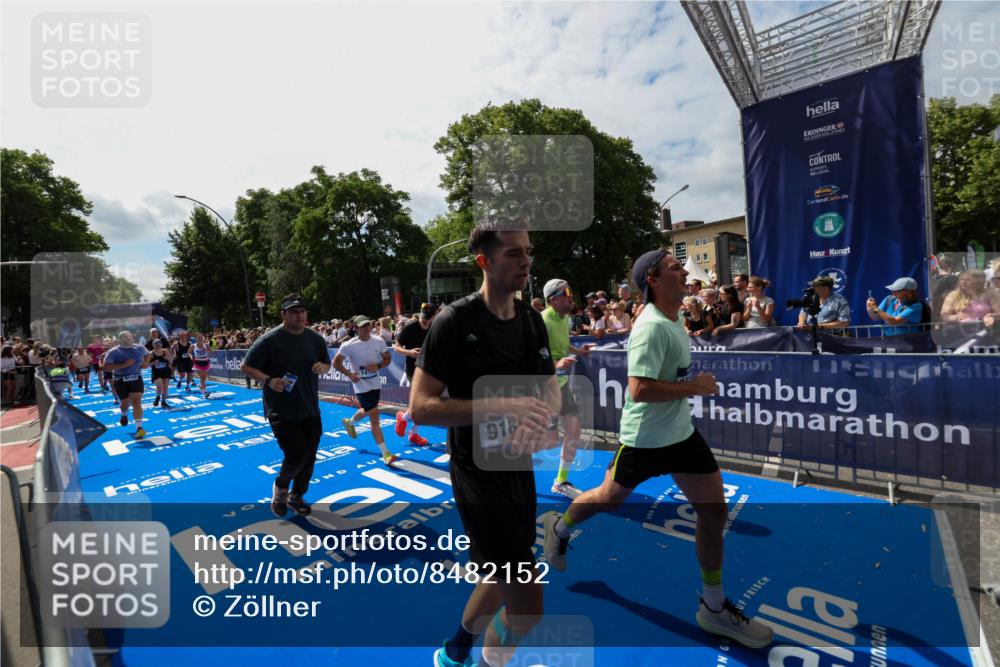 29.06.2025 - hella hamburg halbmarathon Zöllner http://msf.ph/oto/8482152 29.06.2025 11:30:32 Ziel 1235, 3323, 3341, 4580, 6195, 6444, 6570, 8221, 8595, 8855, 9183, 9188, 9289, 11111, 11672, 12073, 14644, 14649, 14788, 14888, 15155, 15983, 16659, 17043, 17714, 18097, 18390, 18860, 18883 meine-sportfotos.de
