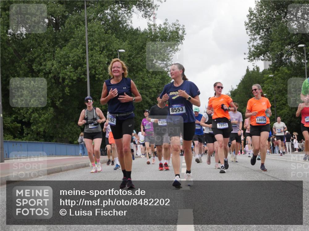 29.06.2025 - hella hamburg halbmarathon Luisa Fischer http://msf.ph/oto/8482202 29.06.2025 10:50:38 Kennedybrücke 092, 1688, 9743, 13756, 8553, 8924, 1593, 6684, 13, 18654, 14632, 141, 1555, 1593, 2500, 2981, 4342, 5700, 5895, 9092, 9743, 10511 meine-sportfotos.de