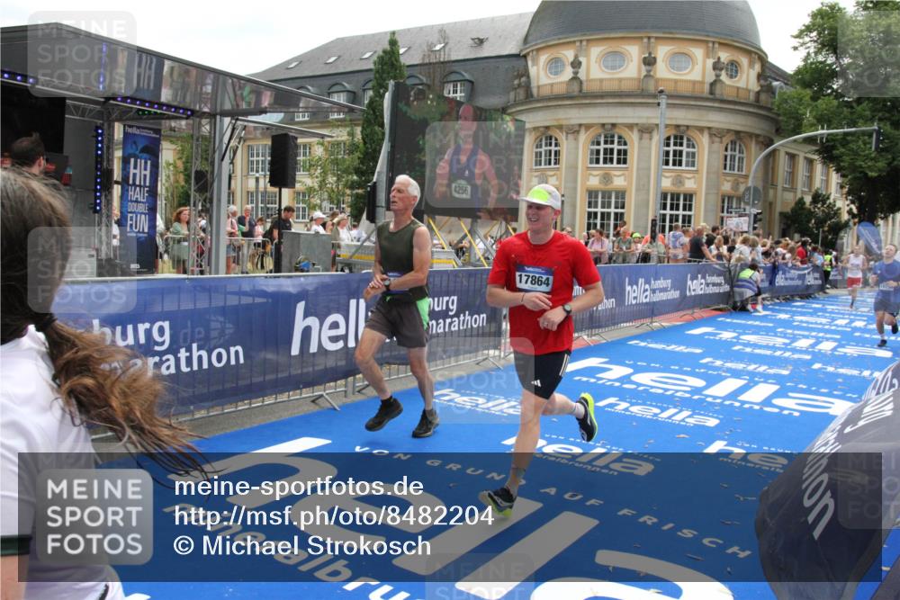 29.06.2025 - hella hamburg halbmarathon Michael Strokosch http://msf.ph/oto/8482204 29.06.2025 10:42:09 Ziel 1441, 5682, 6593, 10216, 11417, 12098, 12292, 13196, 15846, 16677, 17864, 18920, 19046 meine-sportfotos.de