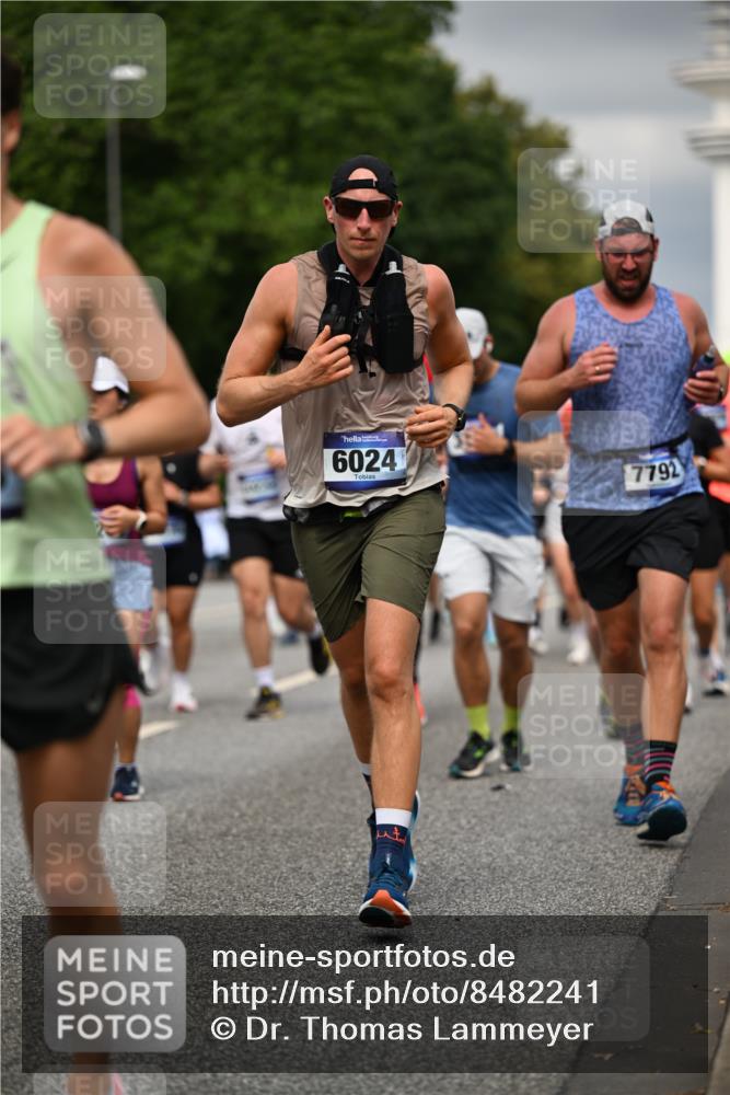 29.06.2025 - hella hamburg halbmarathon Dr. Thomas Lammeyer http://msf.ph/oto/8482241 29.06.2025 10:20:35 Kennedybrücke 1244, 1599, 1602, 2165, 2347, 2803, 2912, 3023, 3030, 3134, 3156, 3176, 3484, 3648, 3687, 4478, 4637, 5036, 6024, 6742, 6935, 7158, 7358, 7753, 7792, 7924, 7928, 8263, 8295, 8317, 8597, 8619, 8645, 8707, 8847, 8857, 9091, 9332, 9492, 9628, 9664, 9676, 9802, 9810, 9891, 10076, 10107, 10139, 10141, 10183, 10575, 11236, 11344, 11345, 11428 meine-sportfotos.de
