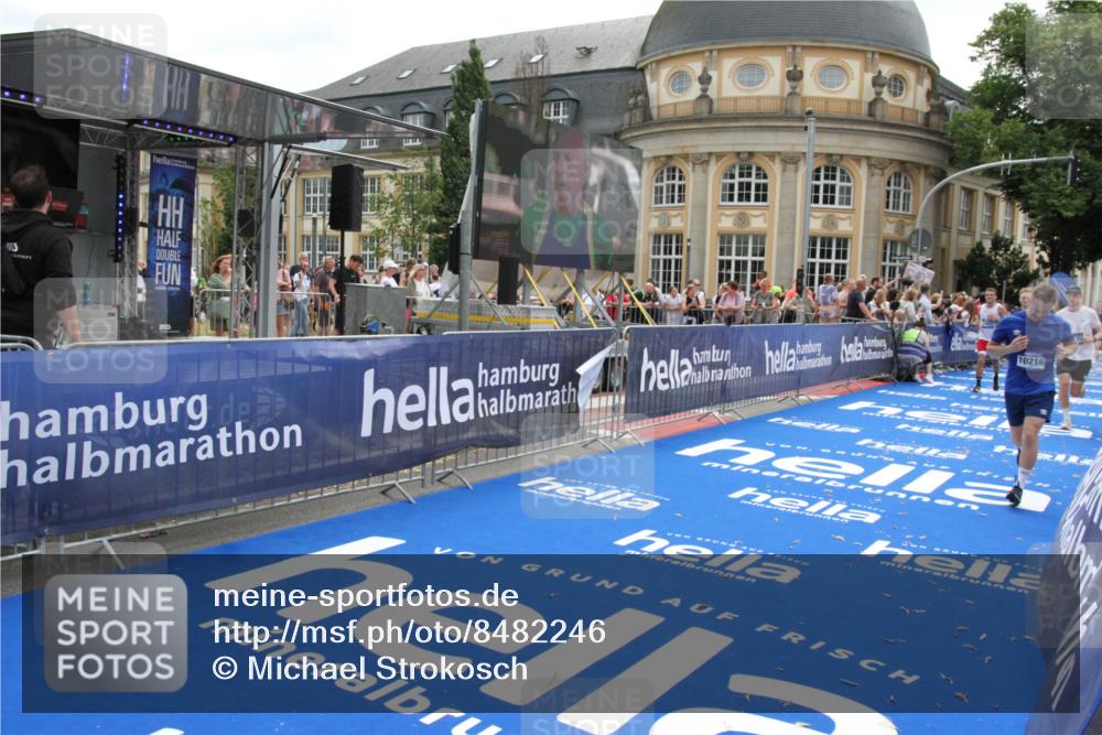 29.06.2025 - hella hamburg halbmarathon Michael Strokosch http://msf.ph/oto/8482246 29.06.2025 10:42:11 Ziel 1441, 5682, 7765, 10216, 11417, 12098, 16677, 17363, 17864, 18772 meine-sportfotos.de