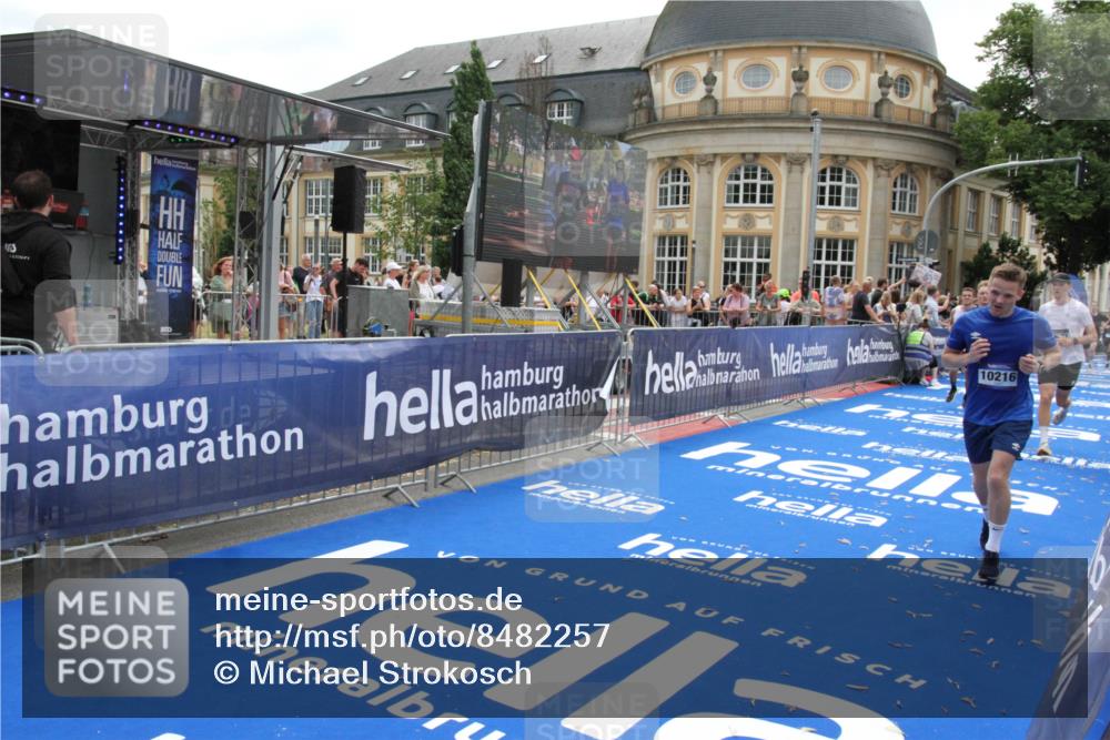 29.06.2025 - hella hamburg halbmarathon Michael Strokosch http://msf.ph/oto/8482257 29.06.2025 10:42:11 Ziel 1441, 5682, 7765, 10216, 11417, 12098, 16677, 17363, 17864, 18772 meine-sportfotos.de