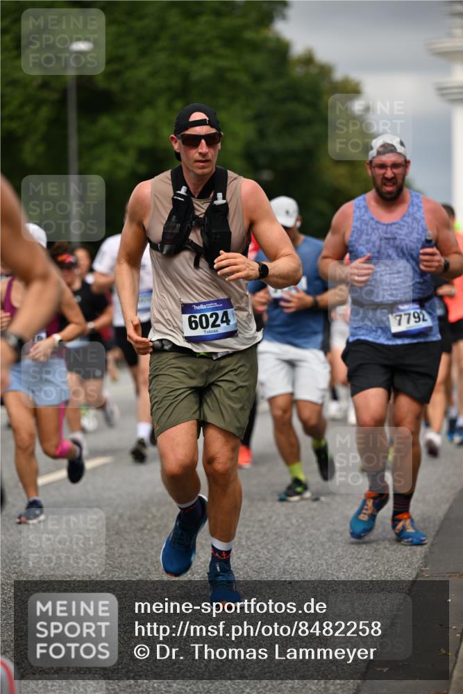 29.06.2025 - hella hamburg halbmarathon Dr. Thomas Lammeyer http://msf.ph/oto/8482258 29.06.2025 10:20:35 Kennedybrücke 1244, 1599, 1602, 2165, 2347, 2803, 2912, 3023, 3030, 3134, 3156, 3176, 3484, 3648, 3687, 4478, 4637, 5036, 6024, 6742, 6935, 7158, 7358, 7753, 7792, 7924, 7928, 8263, 8295, 8317, 8597, 8619, 8645, 8707, 8847, 8857, 9091, 9332, 9492, 9628, 9664, 9676, 9802, 9810, 9891, 10076, 10107, 10139, 10141, 10183, 10575, 11236, 11344, 11345, 11428 meine-sportfotos.de
