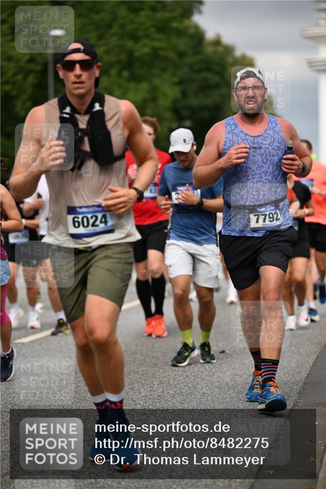 29.06.2025 - hella hamburg halbmarathon Dr. Thomas Lammeyer http://msf.ph/oto/8482275 29.06.2025 10:20:36 Kennedybrücke 1244, 1599, 1602, 2165, 2347, 2803, 2912, 3023, 3030, 3088, 3134, 3156, 3176, 3484, 3648, 3687, 4478, 4637, 5036, 6024, 6742, 6935, 7158, 7358, 7753, 7792, 7924, 7928, 8263, 8295, 8317, 8597, 8619, 8645, 8707, 8847, 8857, 9091, 9332, 9492, 9628, 9664, 9676, 9802, 9810, 9891, 10076, 10107, 10139, 10141, 10183, 10575, 11236, 11344, 11345, 11428 meine-sportfotos.de