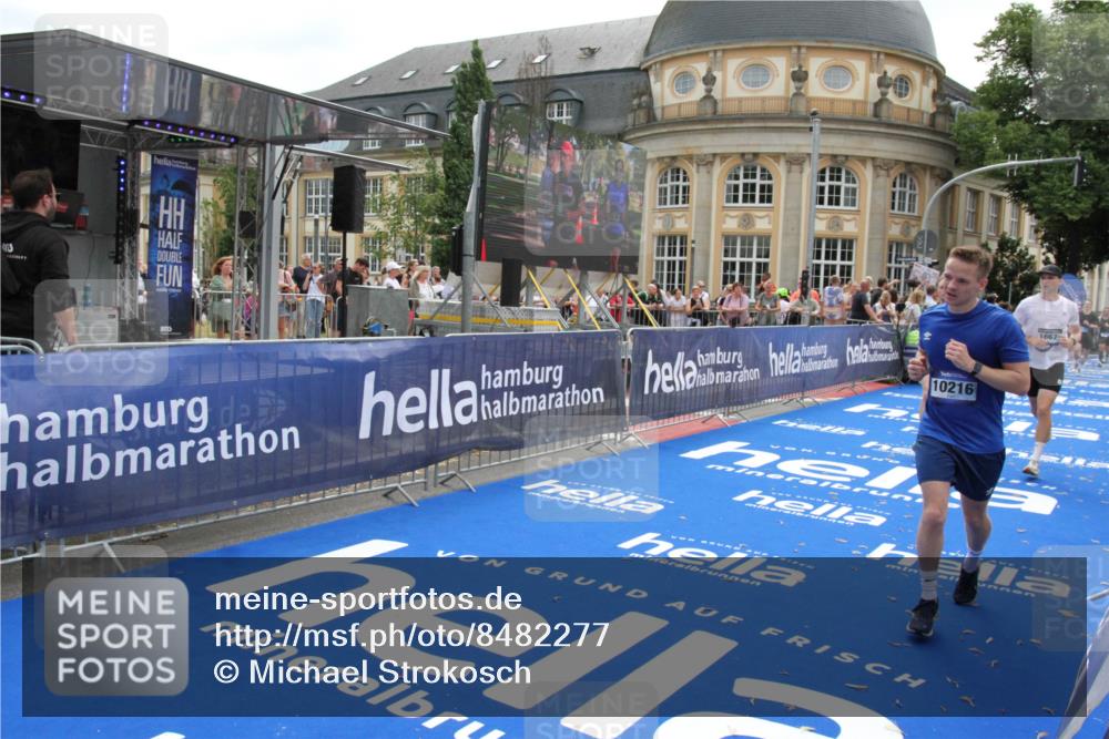 29.06.2025 - hella hamburg halbmarathon Michael Strokosch http://msf.ph/oto/8482277 29.06.2025 10:42:12 Ziel 1441, 5682, 7765, 10216, 12098, 16626, 16677, 17363, 18772, 18802 meine-sportfotos.de