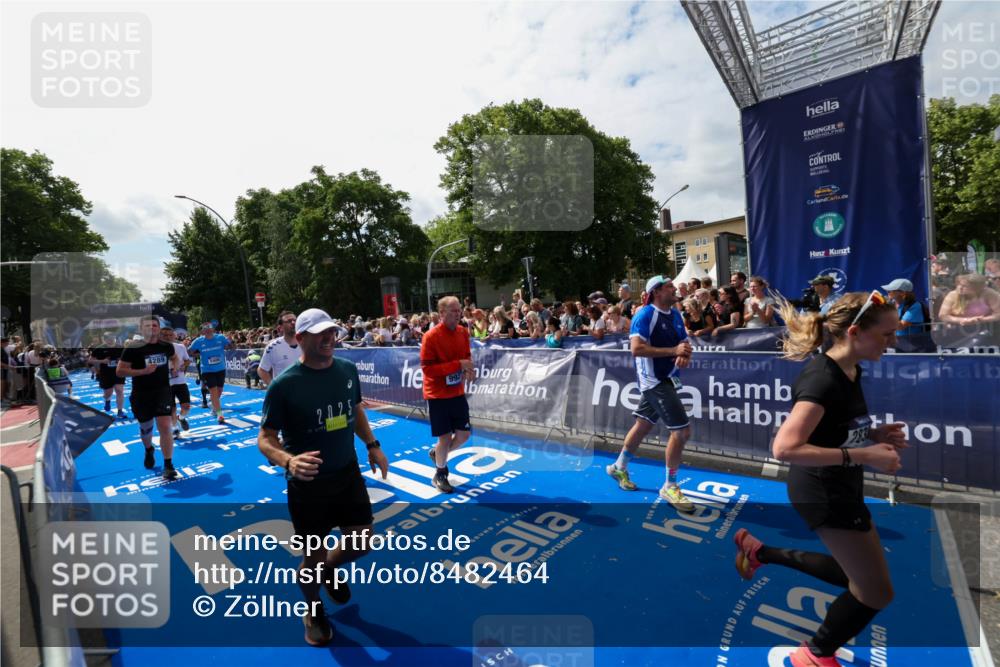 29.06.2025 - hella hamburg halbmarathon Zöllner http://msf.ph/oto/8482464 29.06.2025 11:30:43 Ziel 1395, 2838, 3358, 3430, 4289, 5147, 5406, 6243, 6478, 6999, 7644, 8717, 9694, 9701, 9927, 14610, 14611, 16558, 17312, 17344, 18158 meine-sportfotos.de
