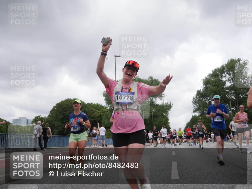 29.06.2025 - hella hamburg halbmarathon Luisa Fischer http://msf.ph/oto/8482483 29.06.2025 10:50:46 Kennedybrücke 13076, 10776, 18924, 15806, 1593, 2211, 2500, 4342, 5700, 9743, 9758 meine-sportfotos.de