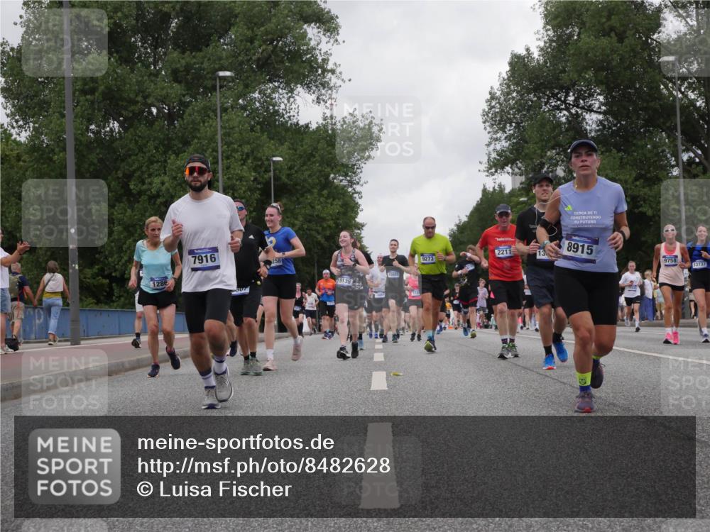 29.06.2025 - hella hamburg halbmarathon Luisa Fischer http://msf.ph/oto/8482628 29.06.2025 10:50:49 Kennedybrücke 1286, 7916, 507, 258, 15688, 9139, 118, 9273, 2211, 8915, 9758, 13737, 1618, 2211, 2500, 4342, 5700, 7240, 9758 meine-sportfotos.de