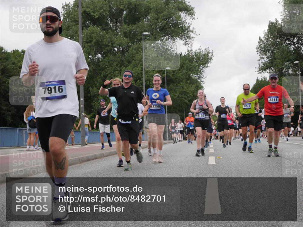 29.06.2025 - hella hamburg halbmarathon Luisa Fischer http://msf.ph/oto/8482701 29.06.2025 10:50:50 Kennedybrücke 7916, 2258, 9139, 15688, 185, 9273, 2211, 1618, 2211, 2491, 2500, 4342, 5700, 7240, 9758 meine-sportfotos.de