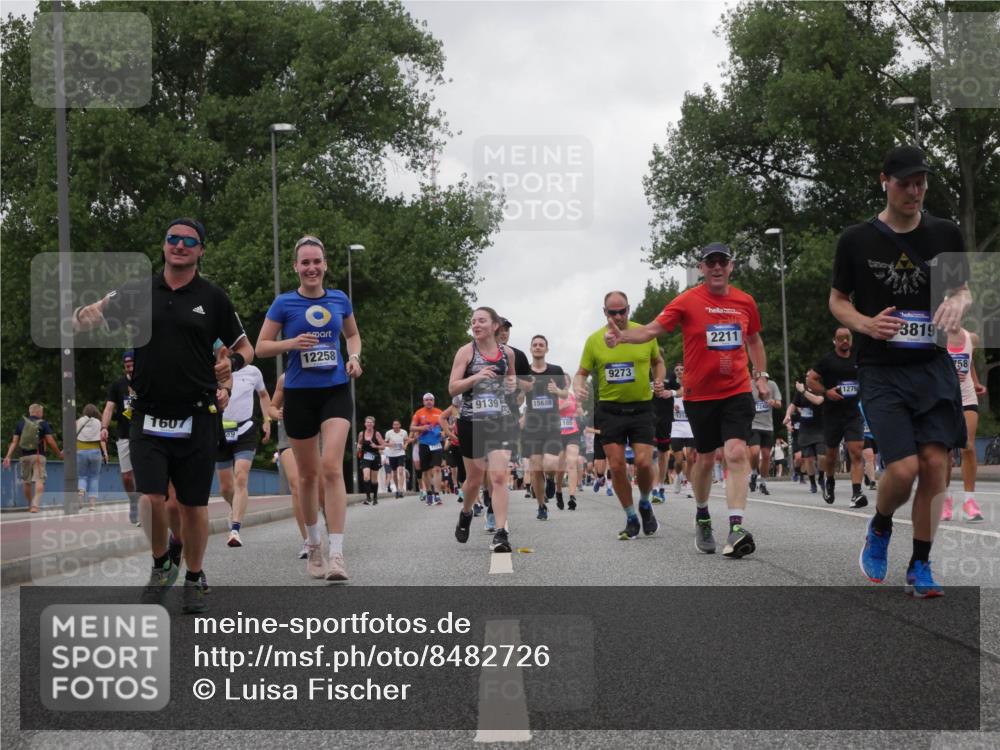 29.06.2025 - hella hamburg halbmarathon Luisa Fischer http://msf.ph/oto/8482726 29.06.2025 10:50:51 Kennedybrücke 1607, 12258, 9139, 15688, 185, 9273, 2211, 7240, 1276, 3819, 58, 1073, 1618, 2211, 2320, 2491, 2500, 5700, 7240, 8158, 9758 meine-sportfotos.de