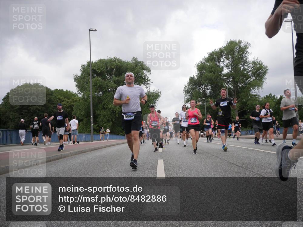 29.06.2025 - hella hamburg halbmarathon Luisa Fischer http://msf.ph/oto/8482886 29.06.2025 10:50:56 Kennedybrücke 4604, 19062, 12140, 6496, 1185, 18147, 129, 7240, 1073, 1618, 2211, 2320, 2491, 3679, 4239, 7240, 8105, 8158, 8270, 9758, 10658 meine-sportfotos.de