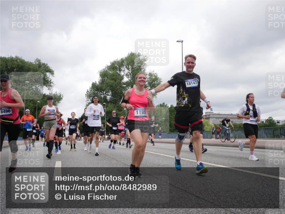 29.06.2025 - hella hamburg halbmarathon Luisa Fischer http://msf.ph/oto/8482989 29.06.2025 10:50:58 Kennedybrücke 6496, 206, 073, 1618, 2320, 12140, 8105, 14370, 1185, 18147, 124, 1073, 1430, 1523, 1618, 2320, 2491, 3679, 4239, 5796, 7240, 8105, 8158, 8270, 10658 meine-sportfotos.de