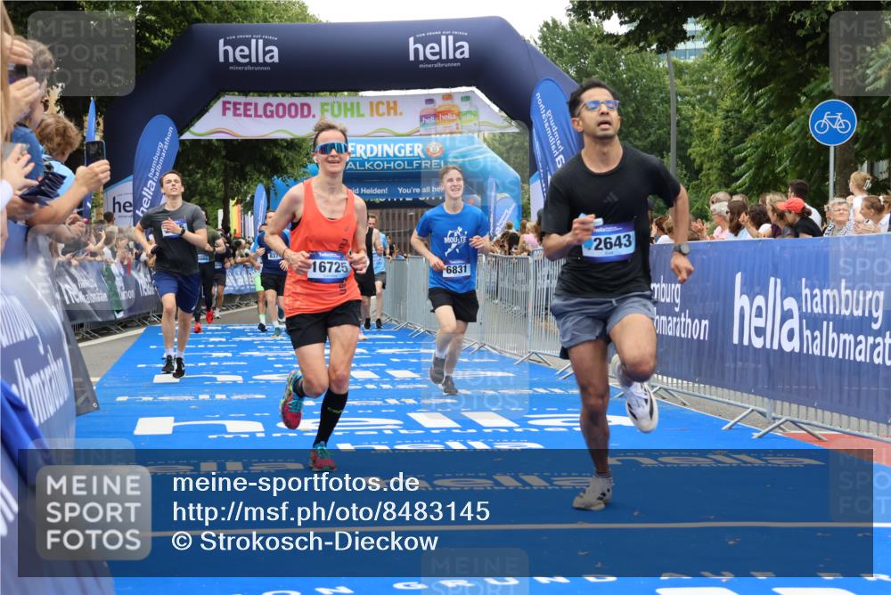 29.06.2025 - hella hamburg halbmarathon Strokosch-Dieckow http://msf.ph/oto/8483145 29.06.2025 10:45:29 Ziel 1697, 2138, 2415, 5623, 6831, 8374, 8668, 11291, 11495, 12154, 12277, 12643, 14062, 14703, 15666, 16725, 18407, 18638, 18878 meine-sportfotos.de