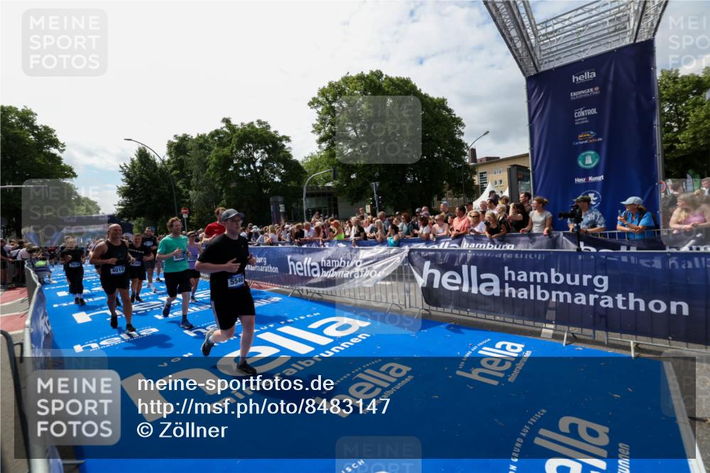29.06.2025 - hella hamburg halbmarathon Zöllner http://msf.ph/oto/8483147 29.06.2025 11:31:07 Ziel 4008, 4010, 4605, 5546, 5581, 6573, 7535, 7705, 7816, 8625, 9010, 10203, 10393, 11225, 11362, 11462, 11783, 14013, 14191, 15739, 15789, 15853, 16001, 17118, 17889 meine-sportfotos.de