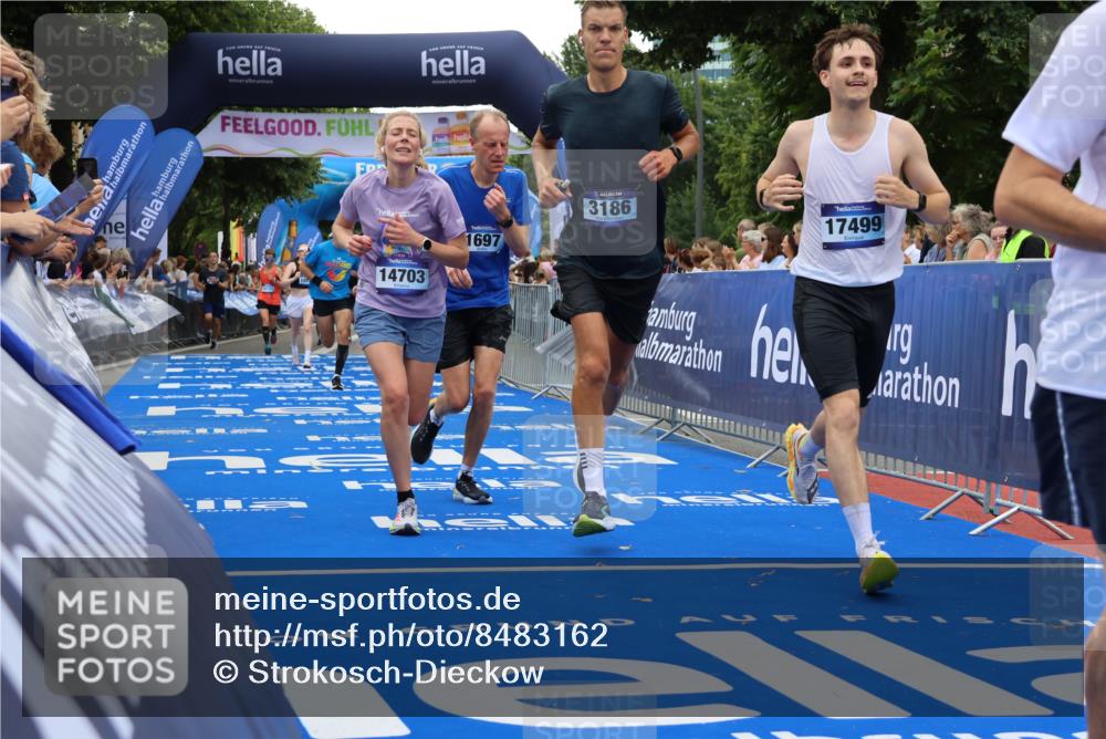 29.06.2025 - hella hamburg halbmarathon Strokosch-Dieckow http://msf.ph/oto/8483162 29.06.2025 10:45:22 Ziel 1697, 2188, 2367, 2470, 3186, 5706, 9105, 10064, 11469, 12277, 12643, 14703, 15563, 15741, 16725, 17499, 18407, 18638 meine-sportfotos.de