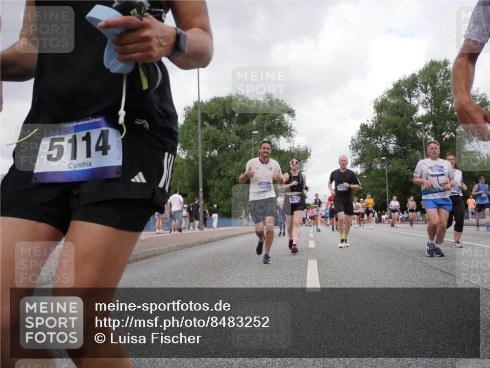 29.06.2025 - hella hamburg halbmarathon Luisa Fischer http://msf.ph/oto/8483252 29.06.2025 10:51:05 Kennedybrücke 5114, 14185, 8270, 3679, 5796, 1523, 1430, 1523, 2163, 2407, 2882, 3679, 4239, 5796, 6255, 6256, 8105, 8270, 9356, 10658, 10777 meine-sportfotos.de