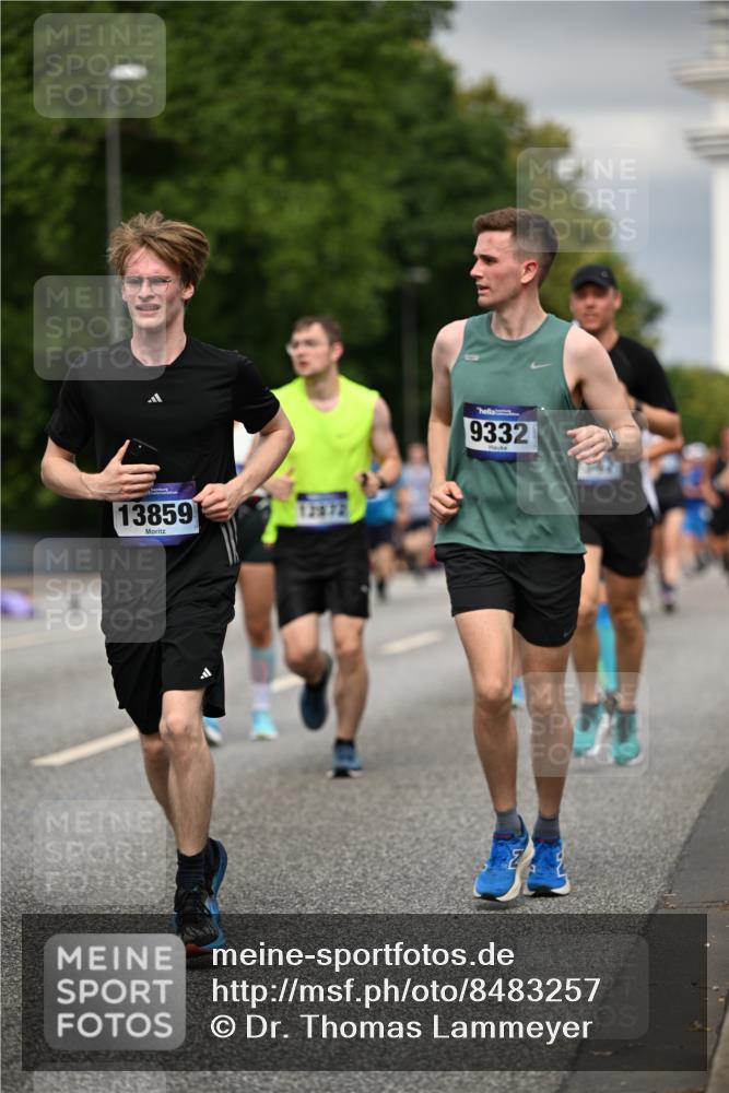 29.06.2025 - hella hamburg halbmarathon Dr. Thomas Lammeyer http://msf.ph/oto/8483257 29.06.2025 10:20:42 Kennedybrücke 1240, 1244, 1599, 1602, 1825, 2347, 2912, 3023, 3030, 3088, 3134, 3156, 3176, 3484, 3648, 3687, 4478, 5036, 6024, 6742, 6935, 7257, 7358, 7360, 7376, 7753, 7792, 7924, 7928, 8263, 8317, 8597, 8619, 8645, 8707, 8847, 8857, 9091, 9208, 9332, 9492, 9628, 9664, 9676, 9891, 10076, 10165, 10391, 10575, 11236, 11335, 11344, 11345, 11410, 11428 meine-sportfotos.de
