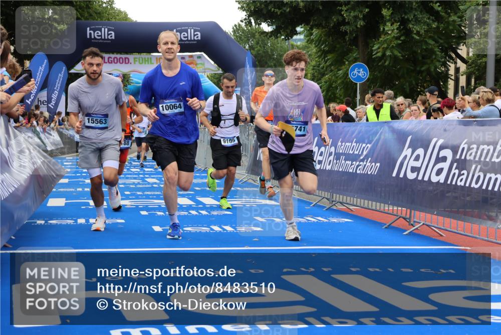 29.06.2025 - hella hamburg halbmarathon Strokosch-Dieckow http://msf.ph/oto/8483510 29.06.2025 10:45:17 Ziel 1697, 2188, 2367, 2470, 3186, 5706, 6054, 6375, 7087, 9105, 10064, 11469, 12783, 14703, 15563, 15636, 15651, 15741, 15760, 16513, 17120, 17499, 18346, 18407, 18718 meine-sportfotos.de