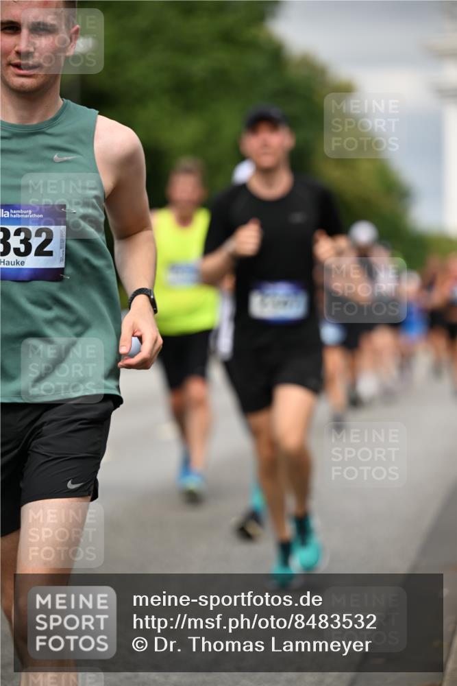 29.06.2025 - hella hamburg halbmarathon Dr. Thomas Lammeyer http://msf.ph/oto/8483532 29.06.2025 10:20:44 Kennedybrücke 1117, 1240, 1244, 1602, 1825, 2347, 2912, 3023, 3030, 3088, 3134, 3156, 3176, 3484, 3687, 5036, 6024, 6742, 7257, 7358, 7360, 7376, 7792, 7924, 7928, 8263, 8317, 8619, 8707, 8847, 8857, 9091, 9208, 9332, 9492, 9664, 9675, 9676, 9891, 10076, 10165, 10314, 10317, 10320, 10391, 10575, 10926, 11236, 11335, 11344, 11345, 11410, 11428 meine-sportfotos.de