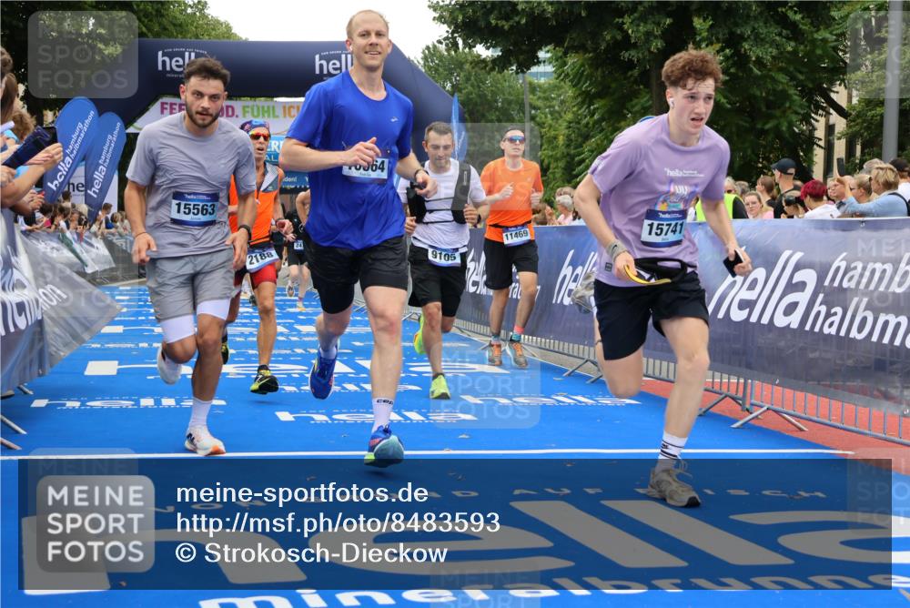 29.06.2025 - hella hamburg halbmarathon Strokosch-Dieckow http://msf.ph/oto/8483593 29.06.2025 10:45:17 Ziel 1697, 2188, 2367, 2470, 3186, 5706, 6054, 6375, 7087, 9105, 10064, 11469, 12783, 14703, 15563, 15636, 15651, 15741, 15760, 16513, 17120, 17499, 18346, 18407, 18718 meine-sportfotos.de