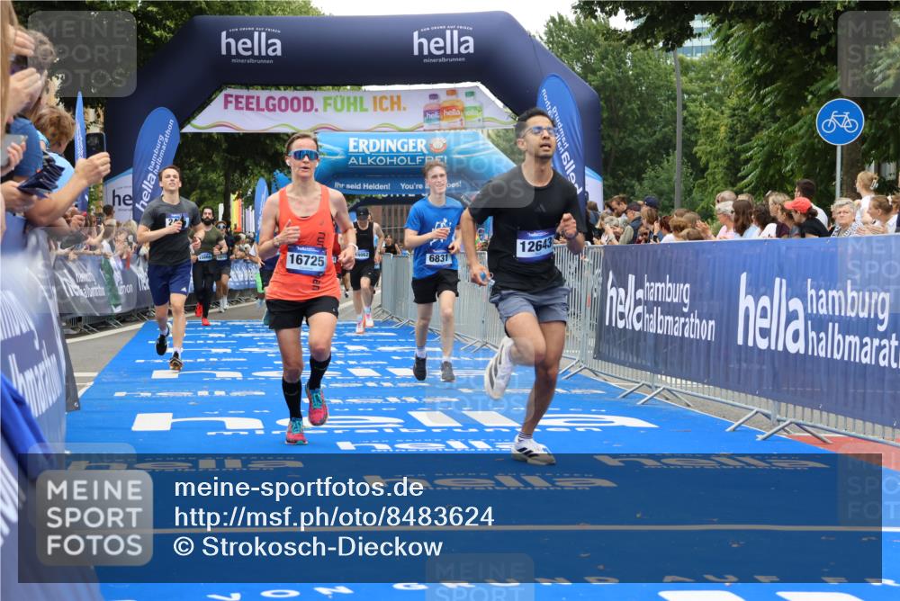 29.06.2025 - hella hamburg halbmarathon Strokosch-Dieckow http://msf.ph/oto/8483624 29.06.2025 10:45:29 Ziel 1697, 2138, 2415, 5623, 6831, 8374, 8668, 11291, 11495, 12154, 12277, 12643, 14062, 14703, 15666, 16725, 18407, 18638, 18878 meine-sportfotos.de