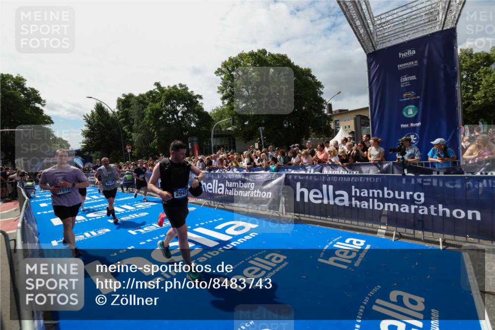 29.06.2025 - hella hamburg halbmarathon Zöllner http://msf.ph/oto/8483743 29.06.2025 11:31:25 Ziel 2672, 2945, 5223, 8149, 9542, 10248, 12136, 13316, 13464, 17072, 17317, 17635, 18941 meine-sportfotos.de
