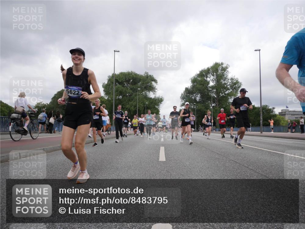 29.06.2025 - hella hamburg halbmarathon Luisa Fischer http://msf.ph/oto/8483795 29.06.2025 10:51:21 Kennedybrücke 5622, 10772, 1386, 12104, 1045, 1434, 2148, 2195, 2418, 2994, 3468, 3504, 4037, 4588, 7412, 8310, 8948, 9018, 10075 meine-sportfotos.de