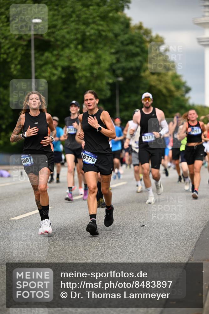 29.06.2025 - hella hamburg halbmarathon Dr. Thomas Lammeyer http://msf.ph/oto/8483897 29.06.2025 10:20:47 Kennedybrücke 1117, 1240, 1602, 1825, 2347, 2912, 3023, 3030, 3088, 3134, 3156, 3450, 3484, 3687, 5036, 5037, 6024, 6742, 7257, 7358, 7360, 7376, 7792, 7924, 7928, 8263, 8317, 8619, 8847, 8857, 9091, 9208, 9332, 9492, 9664, 9675, 9676, 9891, 10076, 10165, 10314, 10317, 10320, 10391, 10575, 10926, 11236, 11335, 11410, 11428 meine-sportfotos.de