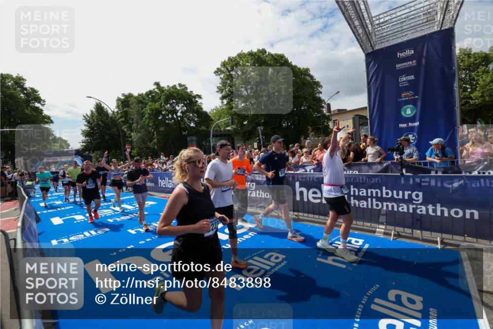 29.06.2025 - hella hamburg halbmarathon Zöllner http://msf.ph/oto/8483898 29.06.2025 11:31:32 Ziel 1237, 1799, 2349, 3848, 5223, 6103, 6228, 8149, 9750, 10800, 12136, 13316, 13747, 14451, 15044, 16143, 17317, 17932, 18743 meine-sportfotos.de
