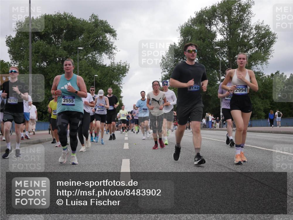 29.06.2025 - hella hamburg halbmarathon Luisa Fischer http://msf.ph/oto/8483902 29.06.2025 10:51:24 Kennedybrücke 12152, 48, 2555, 5621, 13, 412, 2142, 458, 2994, 1045, 1645, 2148, 2195, 2418, 2994, 3468, 3504, 3933, 4037, 4588, 5886, 7412, 8310, 8948, 9018 meine-sportfotos.de