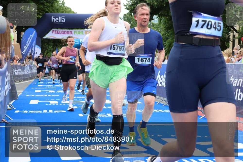 29.06.2025 - hella hamburg halbmarathon Strokosch-Dieckow http://msf.ph/oto/8483907 29.06.2025 11:04:00 Ziel 1674, 2447, 3740, 4665, 5058, 5734, 6142, 7042, 7243, 7290, 8068, 8561, 8822, 9124, 9254, 9439, 10067, 10866, 11402, 11527, 13528, 13542, 15093, 15797, 17045, 17437, 17757, 18395 meine-sportfotos.de