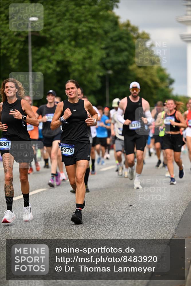 29.06.2025 - hella hamburg halbmarathon Dr. Thomas Lammeyer http://msf.ph/oto/8483920 29.06.2025 10:20:47 Kennedybrücke 1117, 1240, 1602, 1825, 2347, 2912, 3023, 3030, 3088, 3134, 3156, 3450, 3484, 3687, 5036, 5037, 6024, 6742, 7257, 7358, 7360, 7376, 7792, 7924, 7928, 8263, 8317, 8619, 8847, 8857, 9091, 9208, 9332, 9492, 9664, 9675, 9676, 9891, 10076, 10165, 10314, 10317, 10320, 10391, 10575, 10926, 11236, 11335, 11410, 11428 meine-sportfotos.de