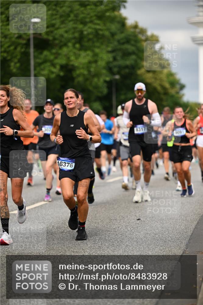 29.06.2025 - hella hamburg halbmarathon Dr. Thomas Lammeyer http://msf.ph/oto/8483928 29.06.2025 10:20:47 Kennedybrücke 1117, 1240, 1602, 1825, 2347, 2912, 3023, 3030, 3088, 3134, 3156, 3450, 3484, 3687, 5036, 5037, 6024, 6742, 7257, 7358, 7360, 7376, 7792, 7924, 7928, 8263, 8317, 8619, 8847, 8857, 9091, 9208, 9332, 9492, 9664, 9675, 9676, 9891, 10076, 10165, 10314, 10317, 10320, 10391, 10575, 10926, 11236, 11335, 11410, 11428 meine-sportfotos.de