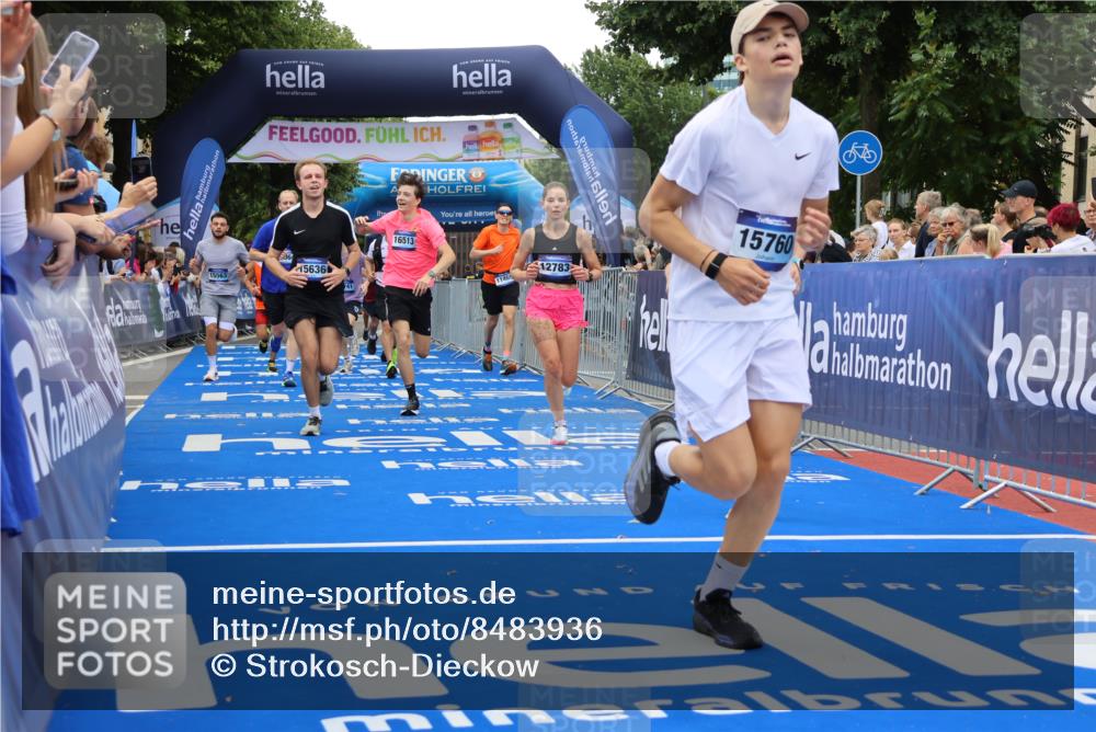 29.06.2025 - hella hamburg halbmarathon Strokosch-Dieckow http://msf.ph/oto/8483936 29.06.2025 10:45:14 Ziel 2188, 2270, 2367, 2470, 3186, 5706, 6054, 6375, 6575, 6819, 7087, 9105, 9302, 10064, 11469, 12783, 15563, 15636, 15651, 15741, 15760, 16513, 16685, 16689, 17120, 17499, 17960, 18346, 18718 meine-sportfotos.de