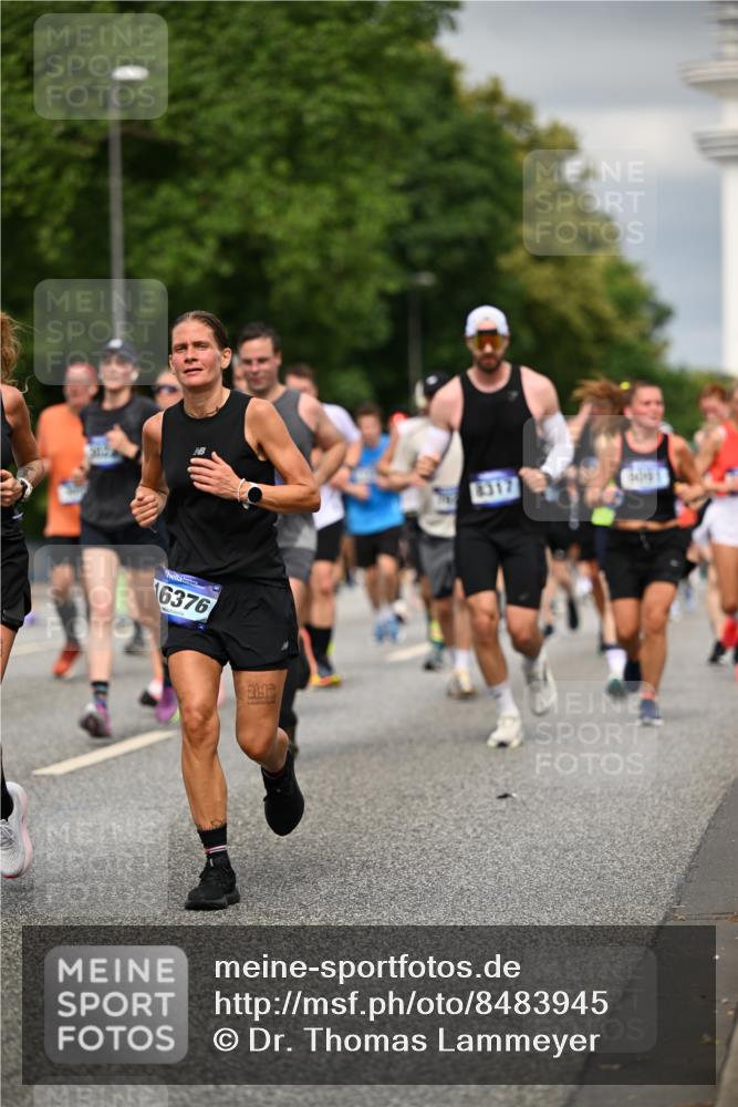 29.06.2025 - hella hamburg halbmarathon Dr. Thomas Lammeyer http://msf.ph/oto/8483945 29.06.2025 10:20:48 Kennedybrücke 1117, 1240, 1602, 1825, 2347, 2912, 3023, 3030, 3088, 3134, 3450, 3687, 5036, 5037, 6024, 6742, 6948, 7257, 7358, 7360, 7376, 7792, 7924, 7928, 8263, 8317, 8513, 8619, 8847, 8857, 9091, 9208, 9332, 9492, 9664, 9675, 9676, 9891, 10076, 10165, 10314, 10317, 10320, 10391, 10575, 10926, 11236, 11335, 11410, 11428 meine-sportfotos.de