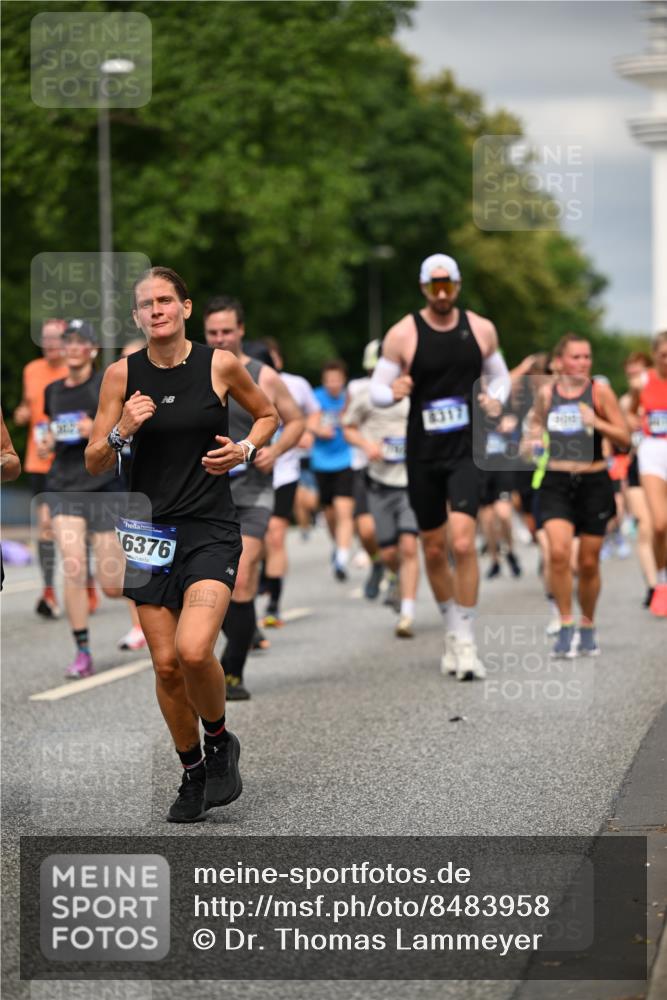 29.06.2025 - hella hamburg halbmarathon Dr. Thomas Lammeyer http://msf.ph/oto/8483958 29.06.2025 10:20:48 Kennedybrücke 1117, 1240, 1602, 1825, 2347, 2912, 3023, 3030, 3088, 3134, 3450, 3687, 5036, 5037, 6024, 6742, 6948, 7257, 7358, 7360, 7376, 7792, 7924, 7928, 8263, 8317, 8513, 8619, 8847, 8857, 9091, 9208, 9332, 9492, 9664, 9675, 9676, 9891, 10076, 10165, 10314, 10317, 10320, 10391, 10575, 10926, 11236, 11335, 11410, 11428 meine-sportfotos.de